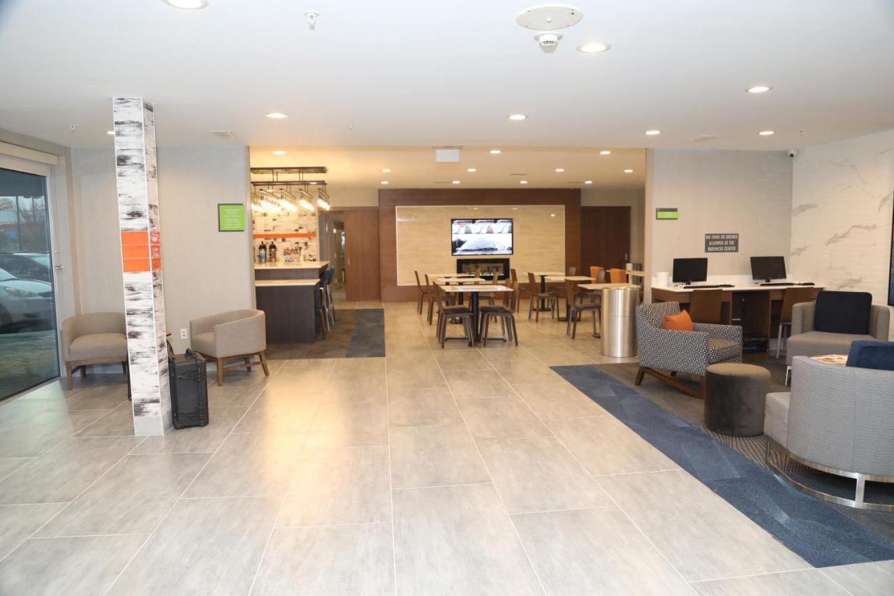 La Quinta By Wyndham Montgomery Esterno foto