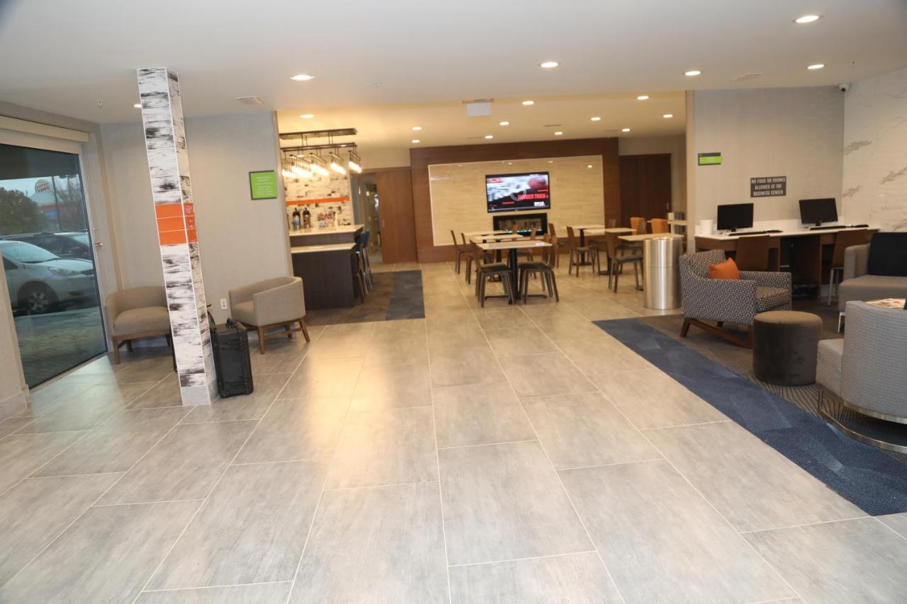 La Quinta By Wyndham Montgomery Esterno foto